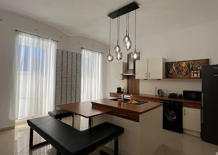 Luxury Cityapartment 5 *